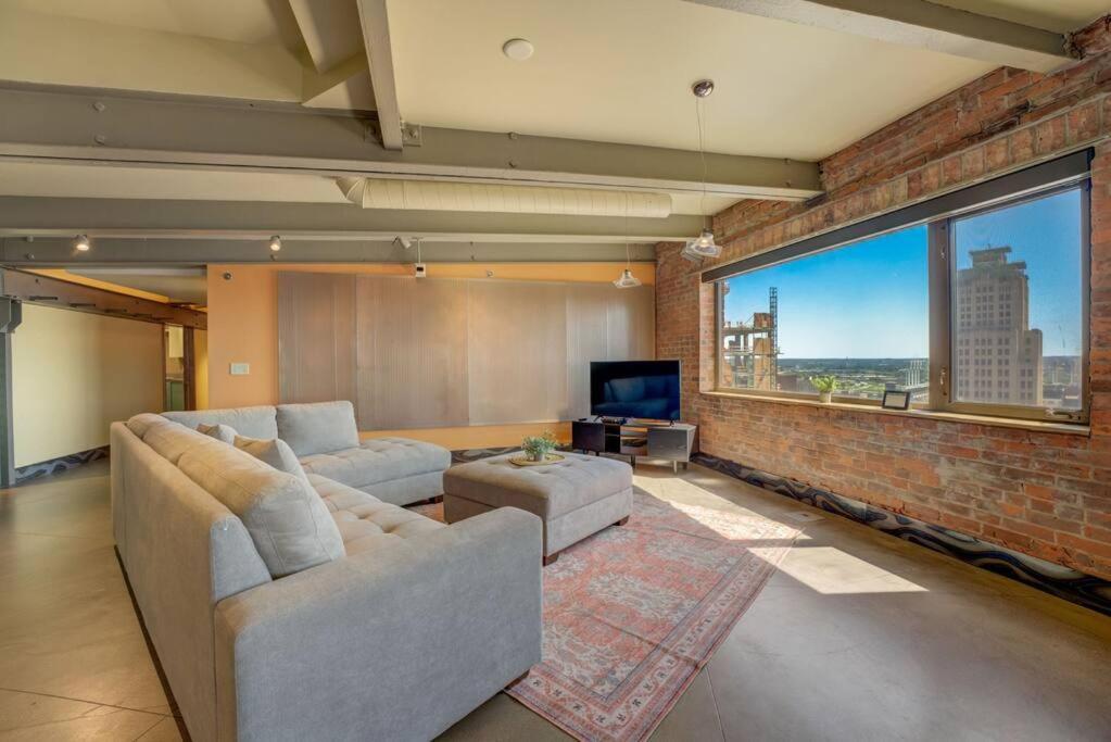 1600 Kcm Penthouse Apartment Cleveland Luaran gambar